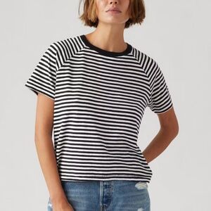 Levi's Women's Short Sleeve T-Shirt